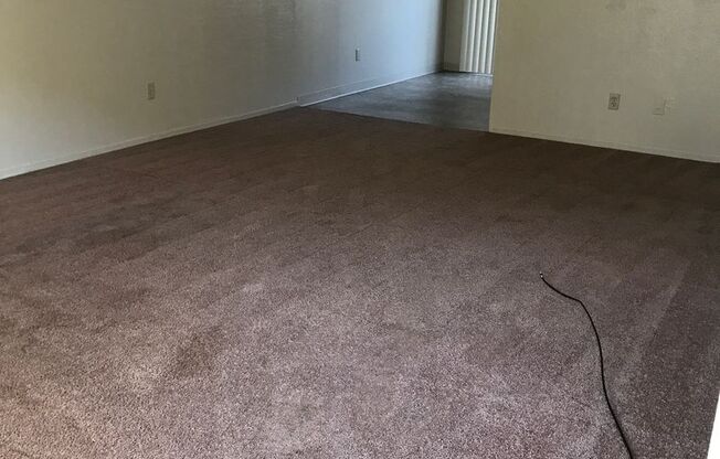 2 beds, 1 bath, 963 sqft, $1,525, Unit 127