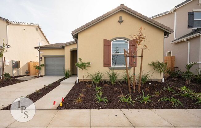 NEW! Riverstone Madera Home, 2BR/2BA – Numerous HOA Amenities!