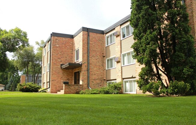 Welcome to 8940 Wentworth Apartments
