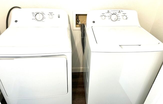 2 beds, 2 baths, 992 sqft, $2,355, Unit 165 (Furnished)