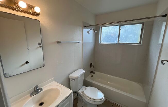 2 beds, 1 bath, $1,495, Unit 704