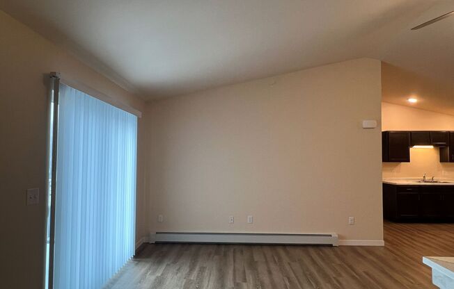 2 beds, 1 bath, 1,040 sqft, $1,485, Unit AT 709-36