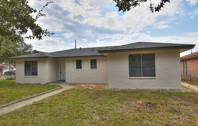 2202 Saxony - 4/bedroom 2/bathroom - $1795/month