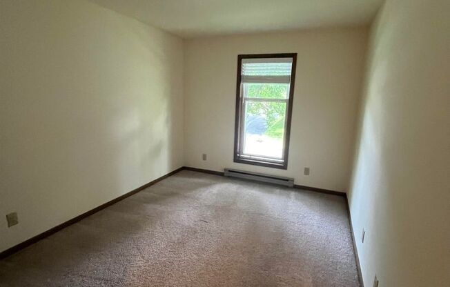 2 beds, 1 bath, 965 sqft, $1,650, Unit 7733CH