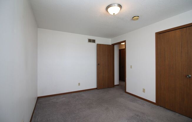 3 beds, 2 baths, $1,350