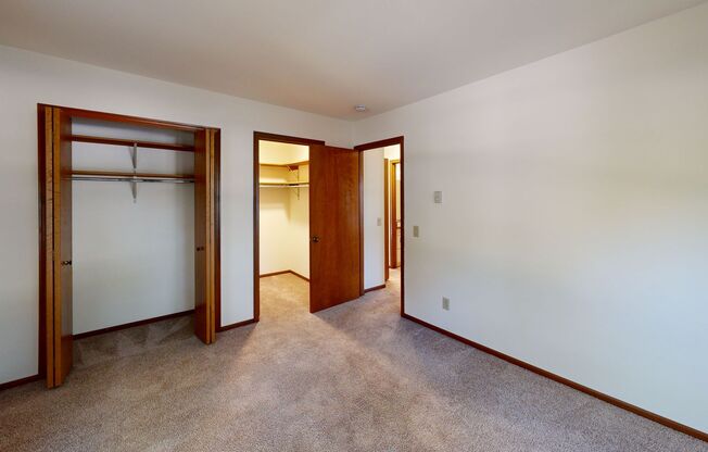 2 beds, 1 bath, 950 sqft, $1,700, Unit 7765RB