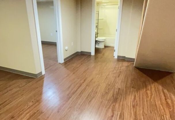 1 bed, 1 bath, 700 sqft, $875, Unit Apt F