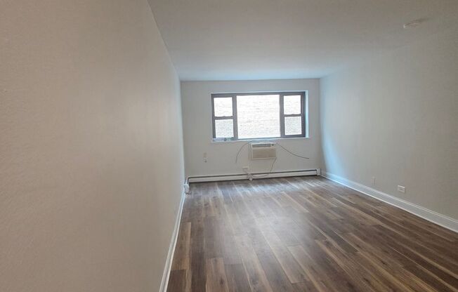 1 bed, 1 bath, $1,750, Unit 271