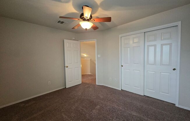 3 beds, 2.5 baths, $1,650