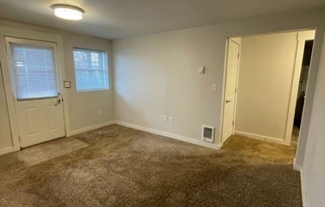 1 bed, 1 bath, $900, Unit 220