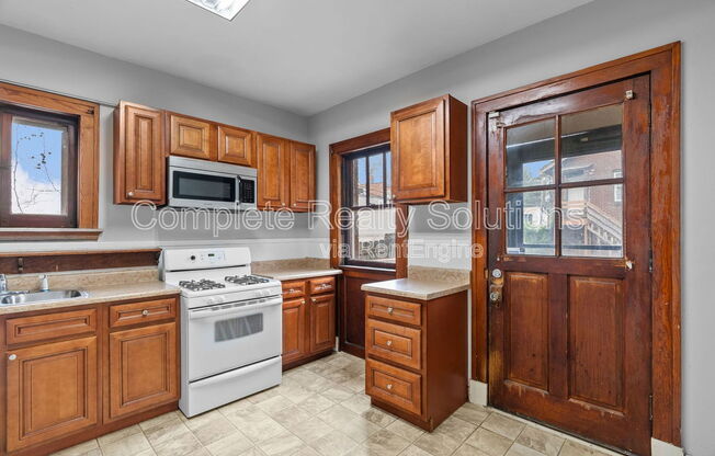 3948 S GRAND BLVD