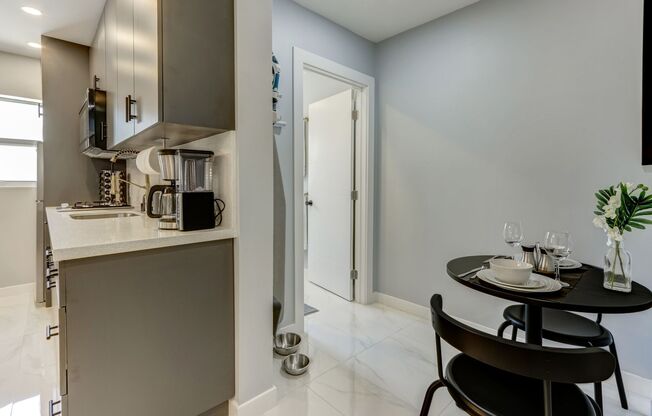 2302 Taylor St (Catalina's Properties)