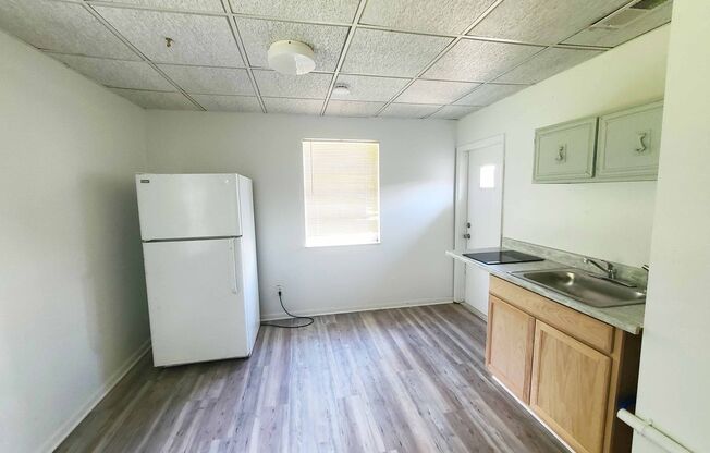 1 bed, 1 bath, $1,000, Unit 125 S Orchard St Unit 119-b1