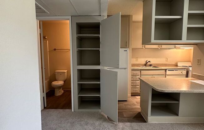 1 bed, 1 bath, $1,325, Unit 35