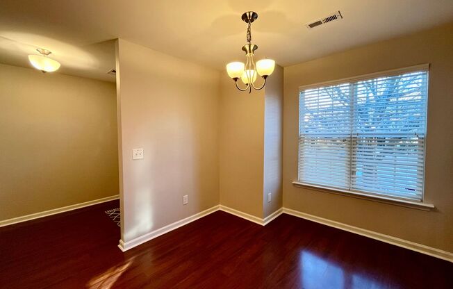 Stunning 3BD, 2.5BA Durham Townhome in a Great Location Near Downtown Durham and RDU Airport