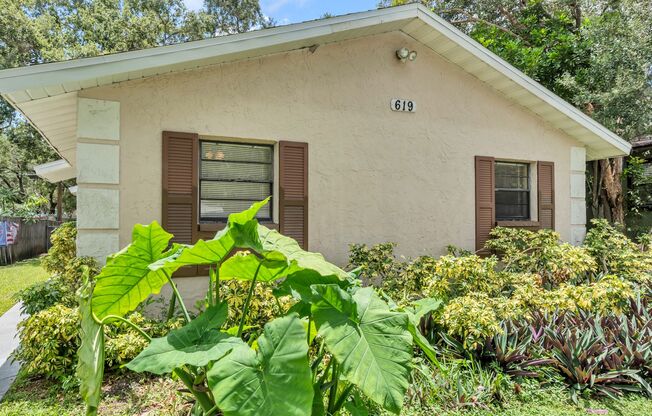 Great 2br/1ba unfurnished/yearly rental in Largo!