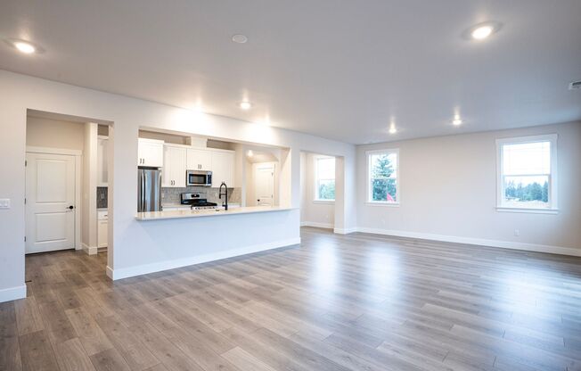 Stunning new construction!