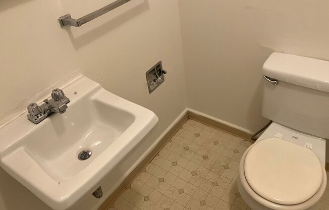 Studio, 1 bath, 182 sqft, $1,000, Unit 112