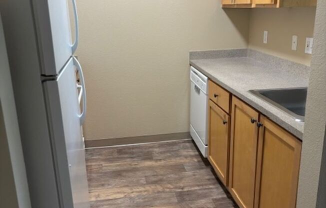 Studio, 1 bath, 680 sqft, $1,499, Unit 220
