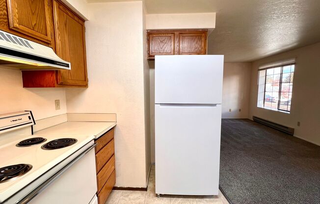 2 beds, 1 bath, 812 sqft, $1,175, Unit 2