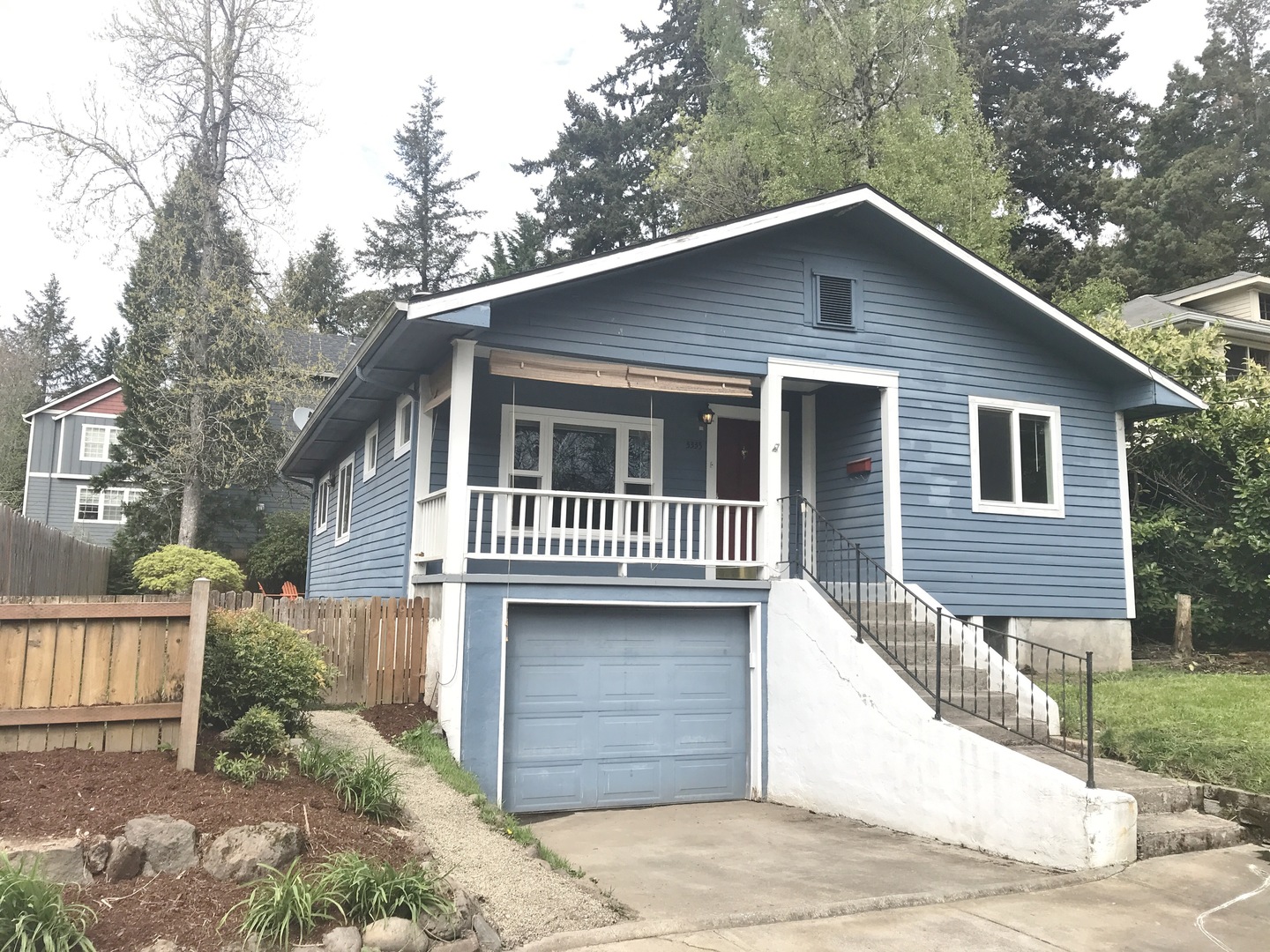 Multnomah Two Bedroom Beauty ~ On the tip of Multnomah Village