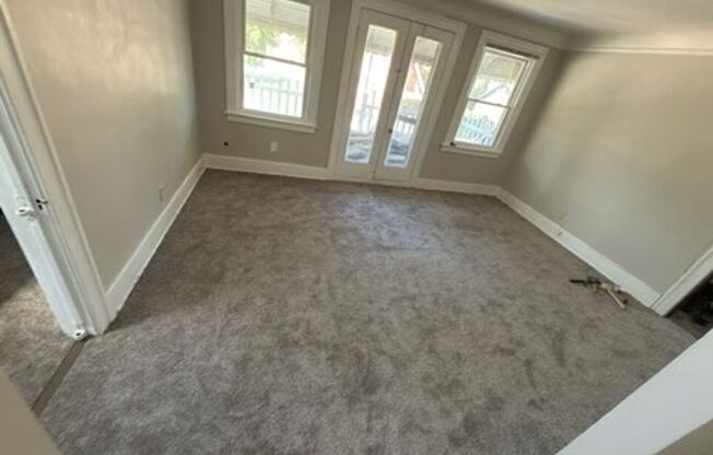 15702 Cherrylawn