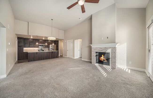 3B/2B Condo in the Flats at Centerra Now Available!! Short Term Lease Until December!