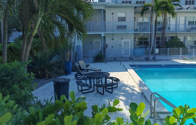 Studio, 1 bath, 420 sqft, $1,475, Unit 212