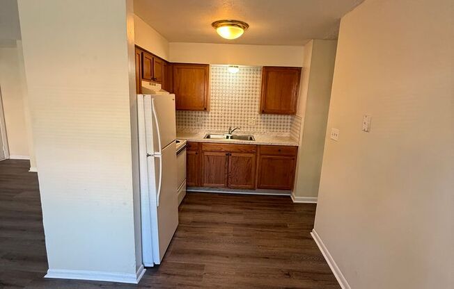 2 beds, 1 bath, 830 sqft, $1,099, Unit 8629D