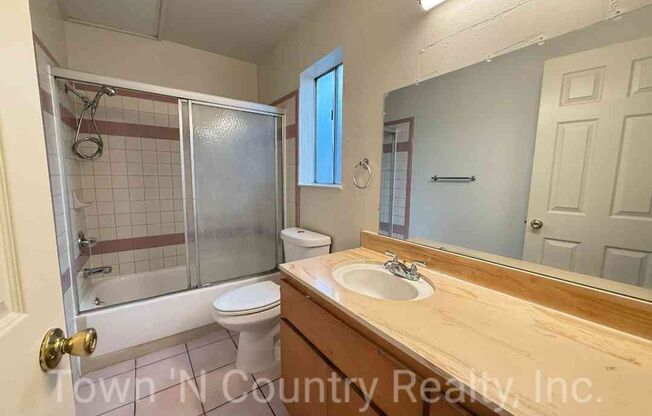 2 beds, 1 bath, $2,350, Unit # 2