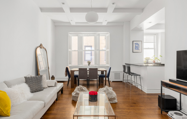25 5 AVE