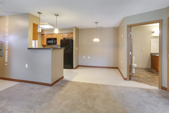 Deer Lakes Apartments â Dining Area - Eat-In Kitchen - Appliances Included â Ask for a Tour - Pet Friendly