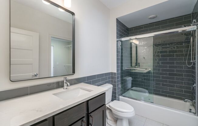 1 bed, 1 bath, $1,252, Unit 1050 N 4th St. Apt. 408