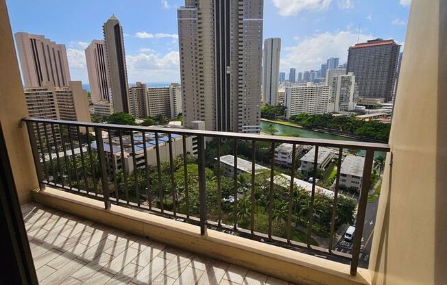 Condo with Lanai, Pool & Prime Location