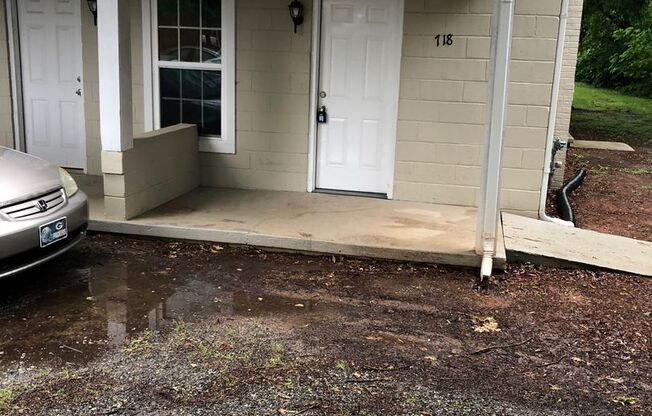 1 Bedroom 1 Bathroom Triplex
