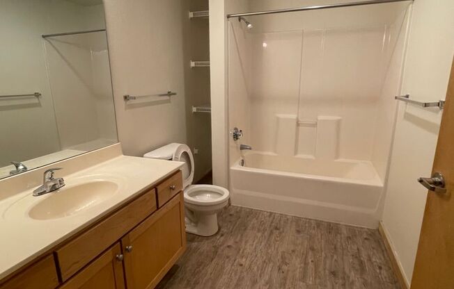 1 bed, 1 bath, 620 sqft, $1,300, Unit 511