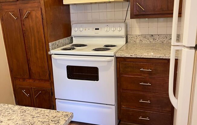 2 beds, 1.5 baths, 808 sqft, $845, Unit 3005-3