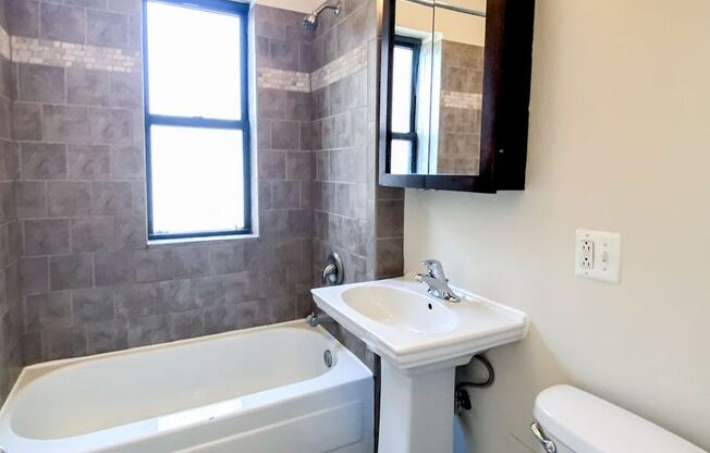 2 beds, 1 bath, 655 sqft, $2,450, Unit 617-B2