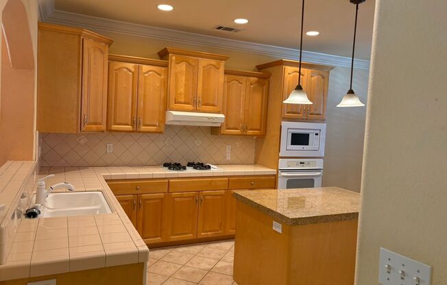 Spacious 1,950 Sq. Ft. Home with 3-Car Garage in Redding
