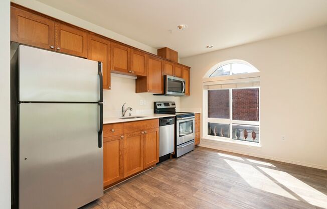 1 bed, 1 bath, 658 sqft, $1,995, Unit 5-A