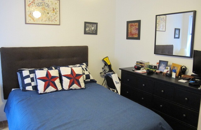 3 beds, 2 baths, 800 sqft, $4,895, Unit 17