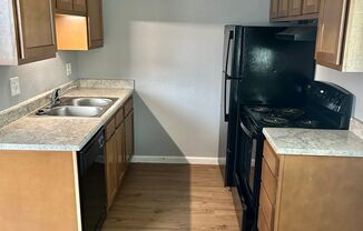 2 beds, 1 bath, $1,095