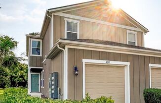 Townhome in the NEW community on Baymeadows & Southside, Baypointe!!