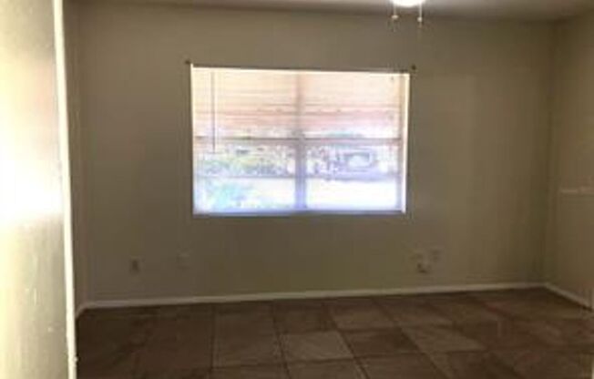 2 Bedroom / 1 Bath Duplex in Orlando Available Now!