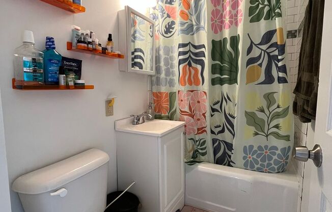 1209-09B E. Kane Pl.