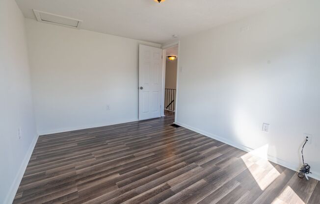 3 beds, 1 bath, $1,150, Unit 104