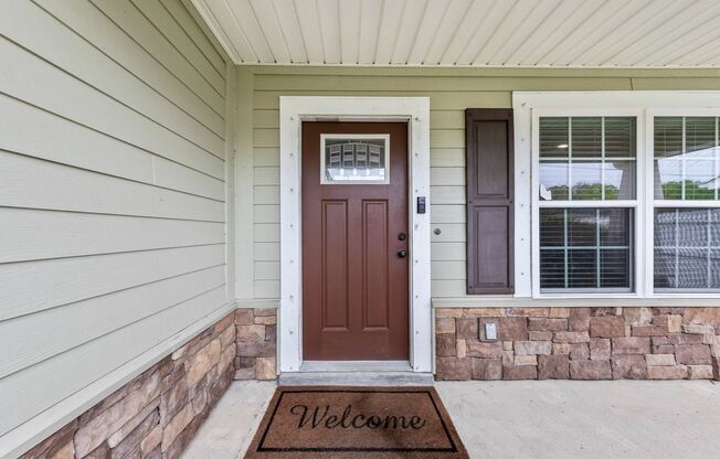 Spacious townhome in IDEAL location!!!