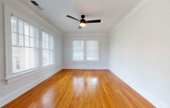 305 E PONCE DE LEON AVE