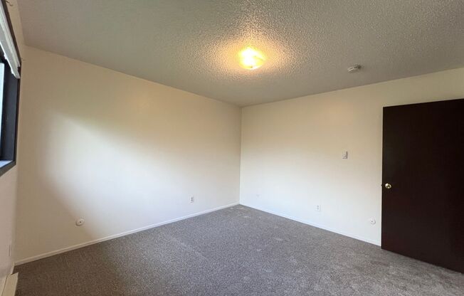 2 beds, 1 bath, 700 sqft, $1,275, Unit 415