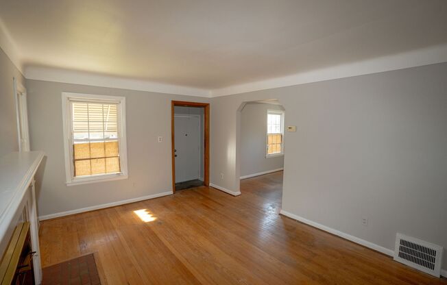 Update charming 3 bedroom bungalow